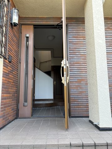 池子1丁目戸建 玄関