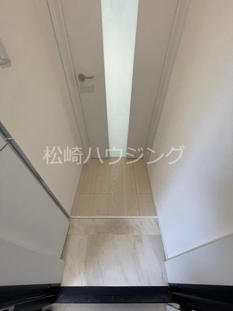 White Noble2階 玄関