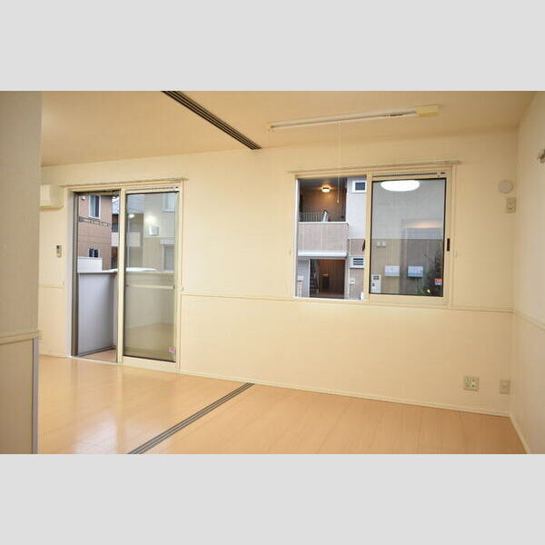 エミール　Ⅲ 洋室