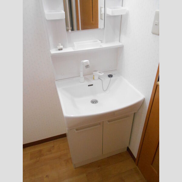 サンウィングW 洗面台はシャンプードレッサーです