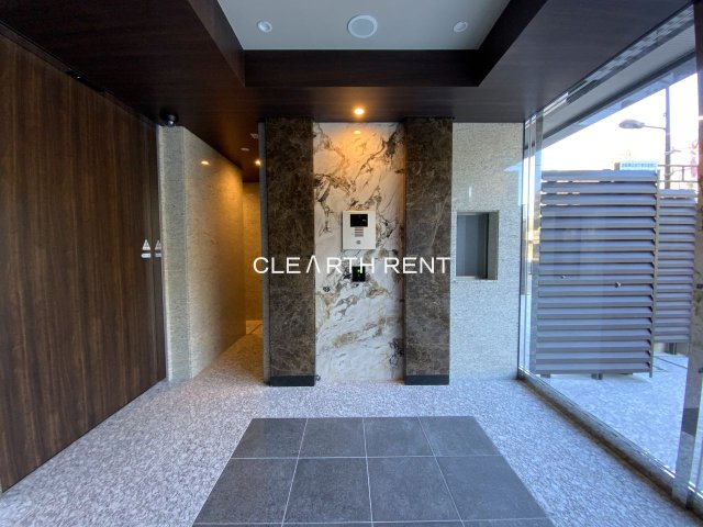 コンシェリア白金台 ＜ＴＯＫＹＯ ＰＬＡＴＩＮＵＭ＞9階 携帯機をもって通過するだけで開錠/格調高いエントランスホール