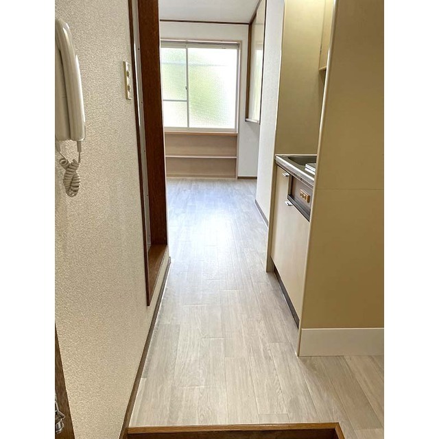 シルクハイツ103号室 玄関