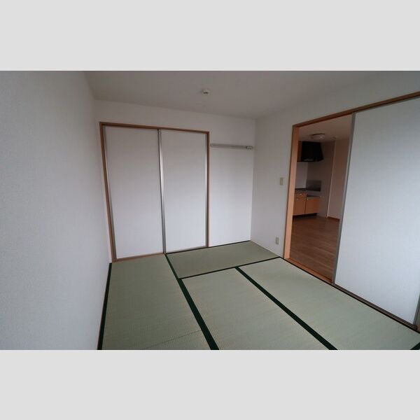 ヴェルドミール　弐番館202号室 和室