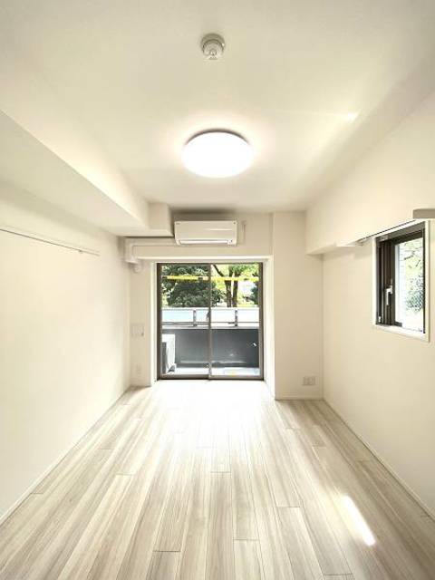 ガーラ・ステーション横濱大通り公園2階 個人の部屋や寝室として使える洋室です