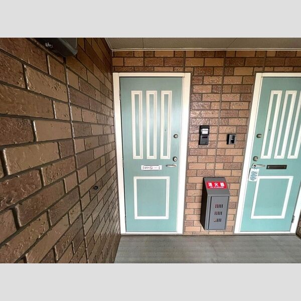 グランメール桜町　C 玄関