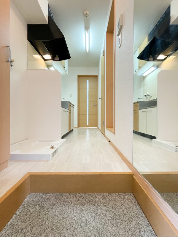 レストキューブ・トウエイ1階 玄関