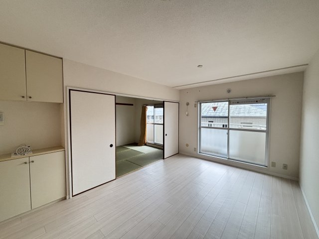 コウジィーコート0302号室 リビング