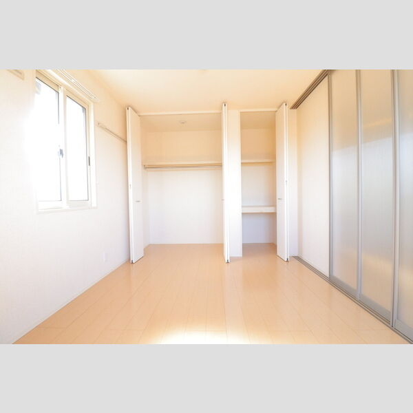 Verde lake305号室 洋室・クローゼット・物入