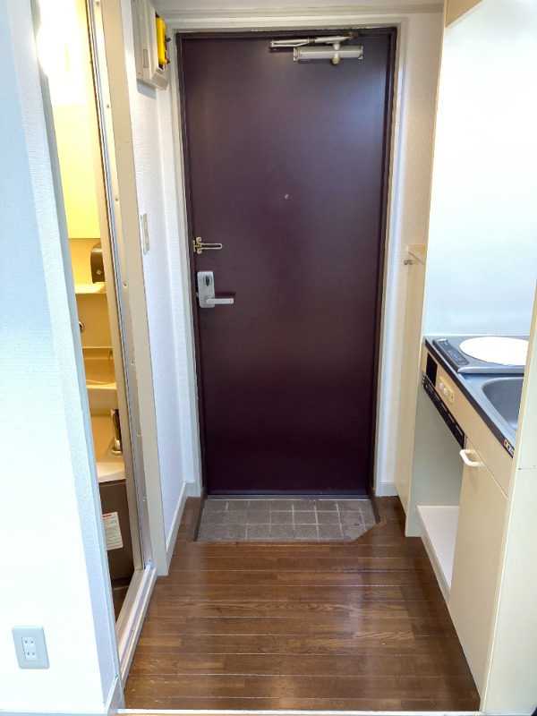 サットンプレイススズキ1階 玄関