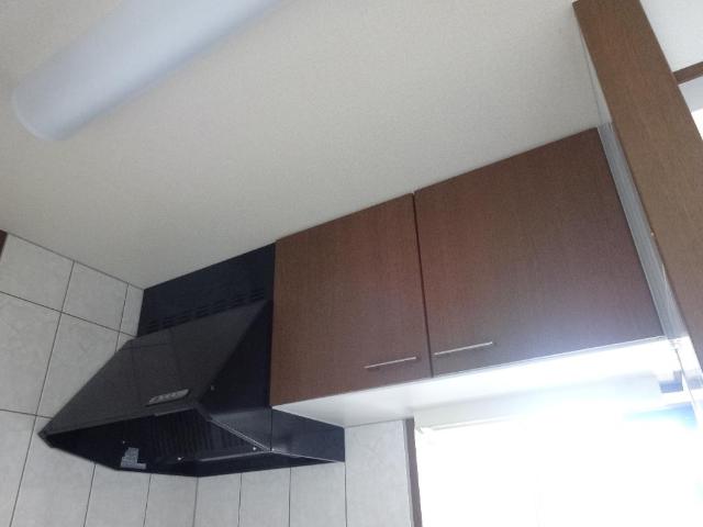 グレイスヴィラ　Ｓ．Ｔ． キッチン換気扇・吊戸棚