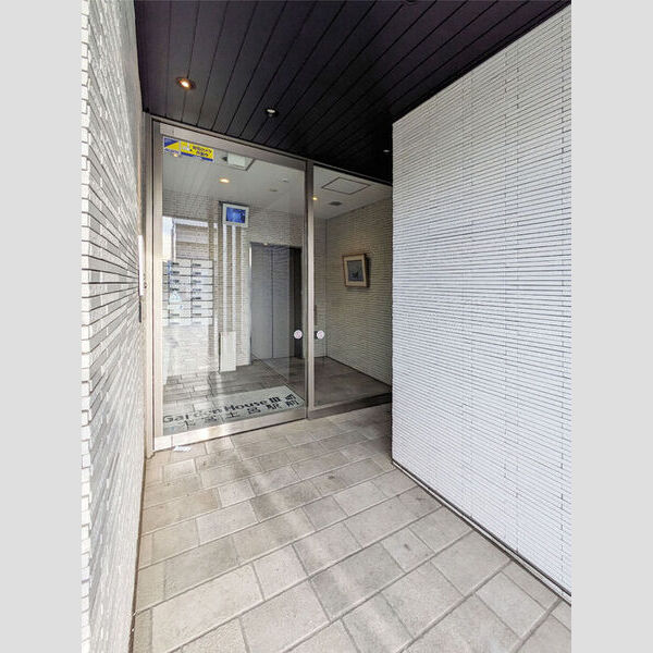 Garden House Ⅲ 大宮土呂駅前 エントランス