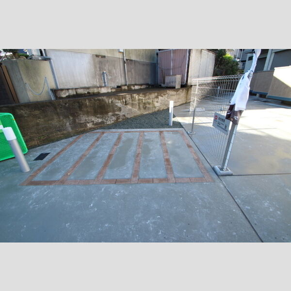 クレールコート井土ヶ谷 駐輪場