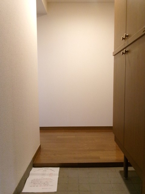 キャピタル高尾 玄関