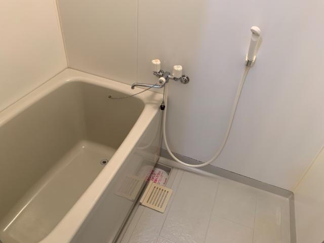 エステート山崎102号室 バス