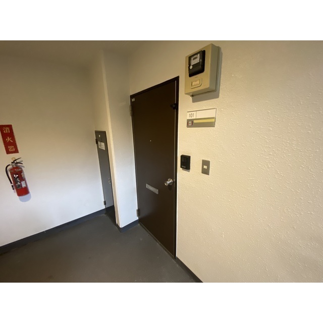 ヒルサイドフジ 玄関