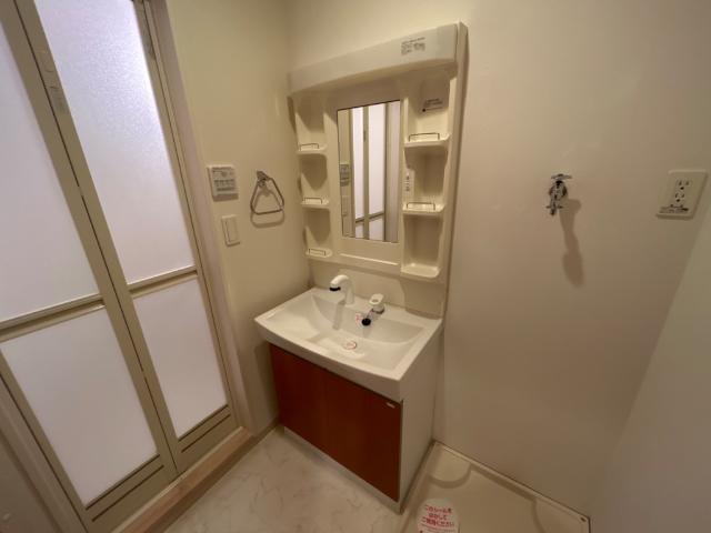 ライジング・サン203号室 洗髪洗面化粧台