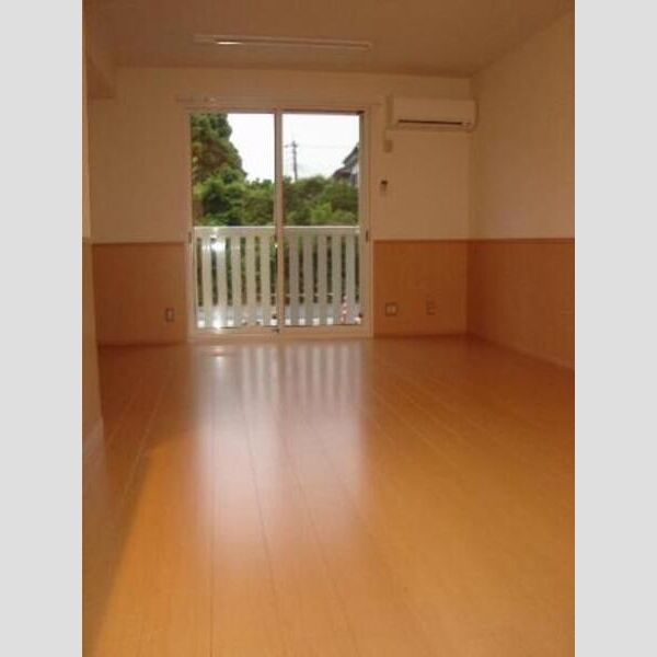 リビングタウン西大宮　Ⅴ ☆広々南向きリビング15帖☆エアコン付!