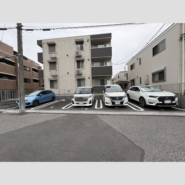 エタニティー東船橋 駐車場