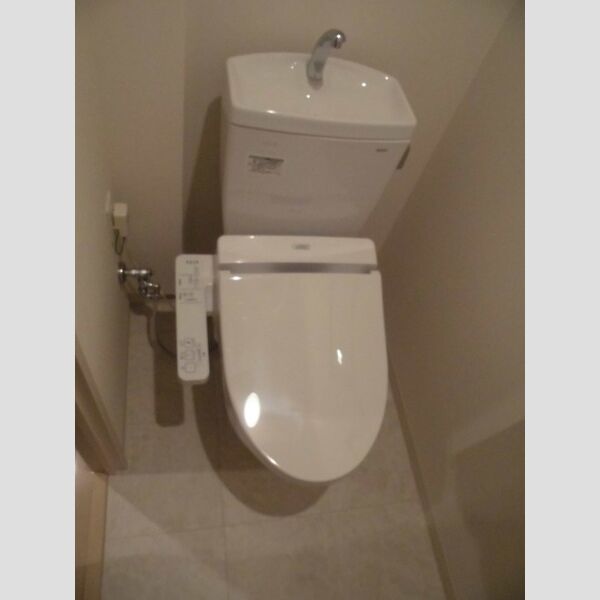 クラヴィーア練馬 303号室 温水洗浄暖房便座