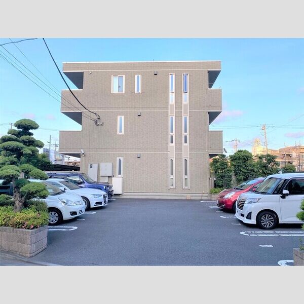 ブラン・ピエール 駐車場