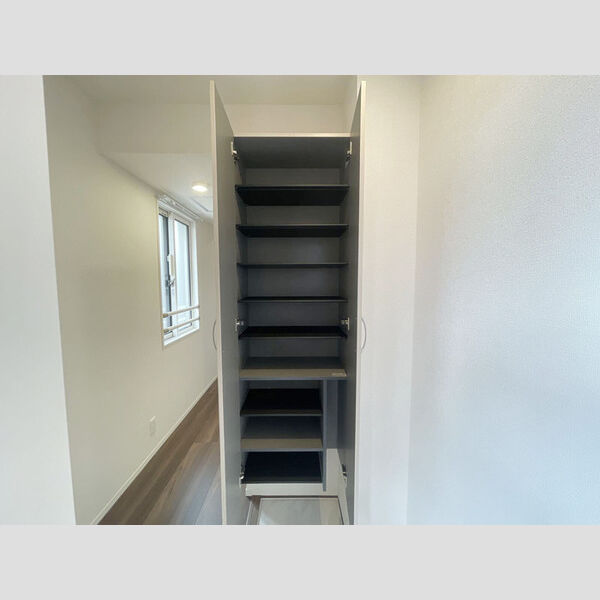 D-ROOM八幡町301号室 玄関