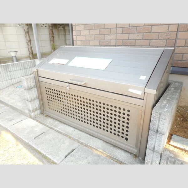 ジュネスハイツ 入居者様専用ゴミストッカー
