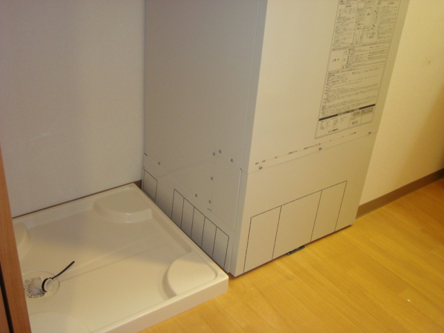 ＥＶＥＲ　ＳＨＩＮＥ　ＳＨＯＮＡＮ00103号室 洗濯機置場