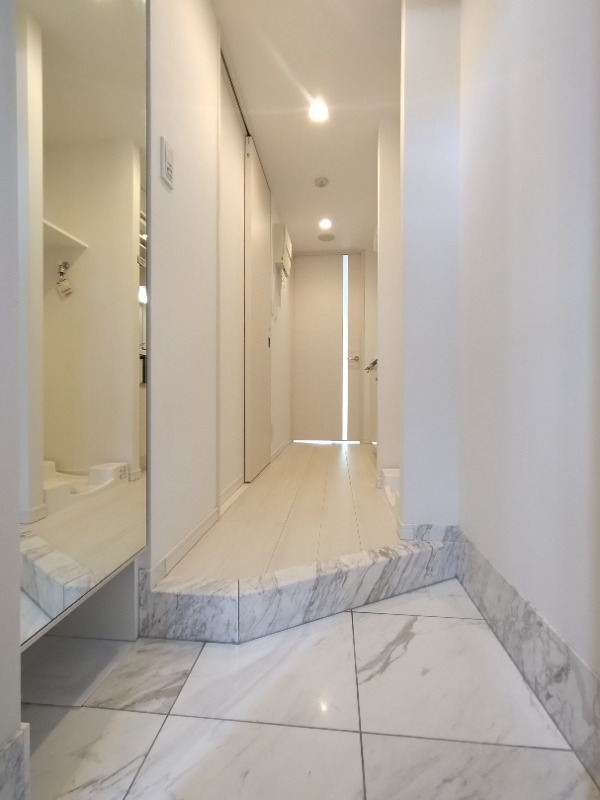 クレイシア巣鴨駅前8階 玄関