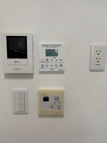 響橋テラス104号室 テレビモニター付きインターホンも完備。