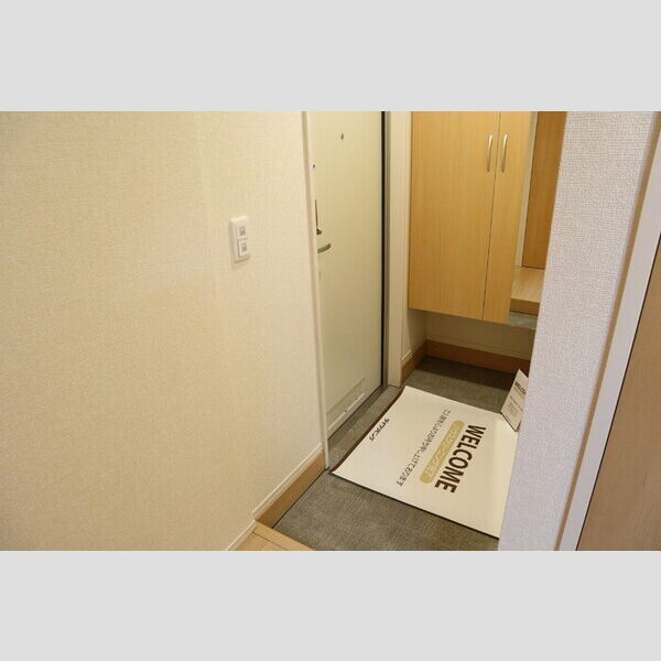 REGALO(レガーロ)101号室 玄関