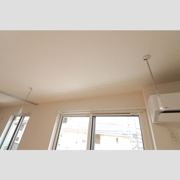 エクレール205号室 室内物干し