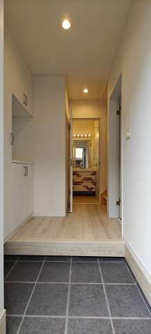 足立区六月2丁目戸建 玄関