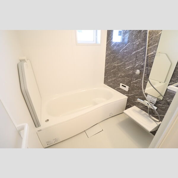 リンカーン源201号室 バス