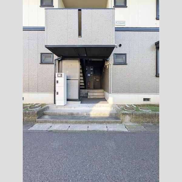 アーバンヒルズ　Ⅱ Ⅱ棟出入口