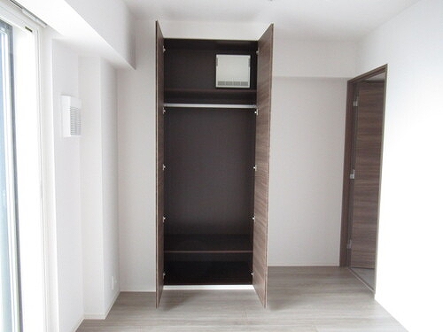 プラウドタワー平井 洋室収納　※新築未入居
