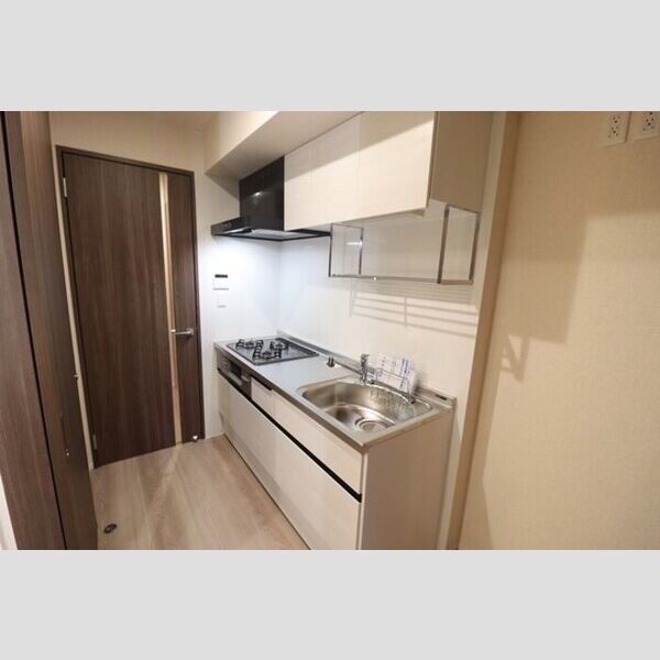 STELLA新松戸305号室 キッチン　三口コンロ