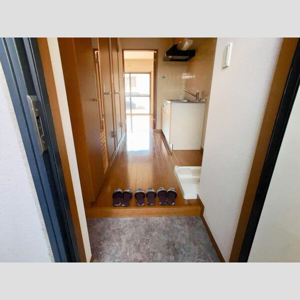 シャルマンピア103号室 玄関