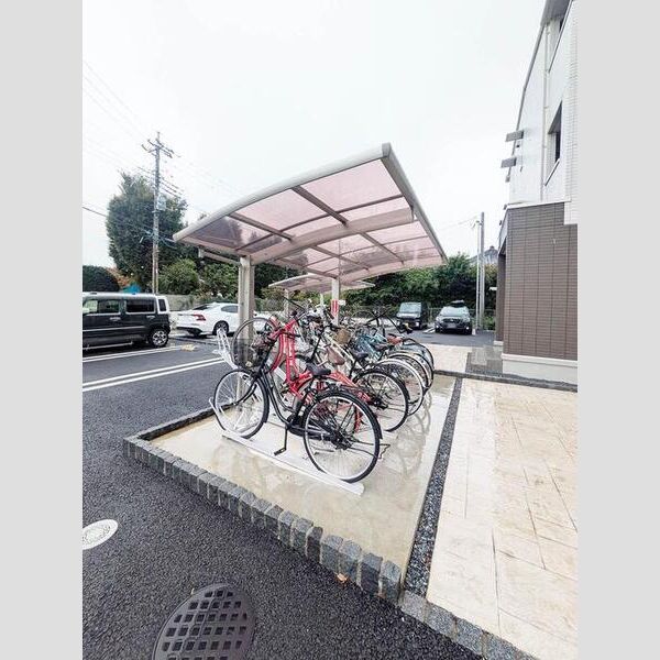 オークリーフ三郷　B棟205号室 駐輪場