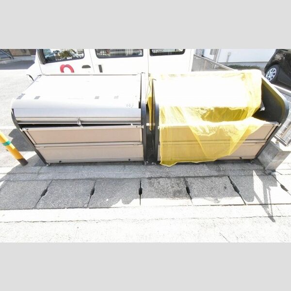 カーサリヴェールⅠ ゴミストッカー