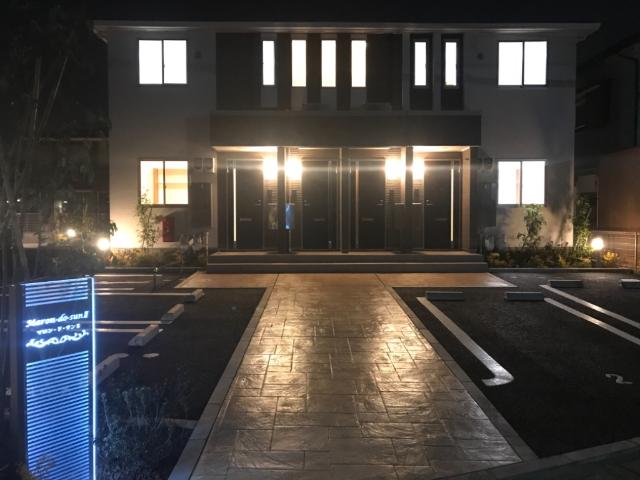 マロン・ド・サンⅡ 外観写真（夜）