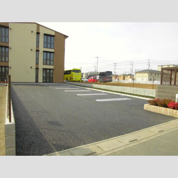 エミネンス302号室 駐車場