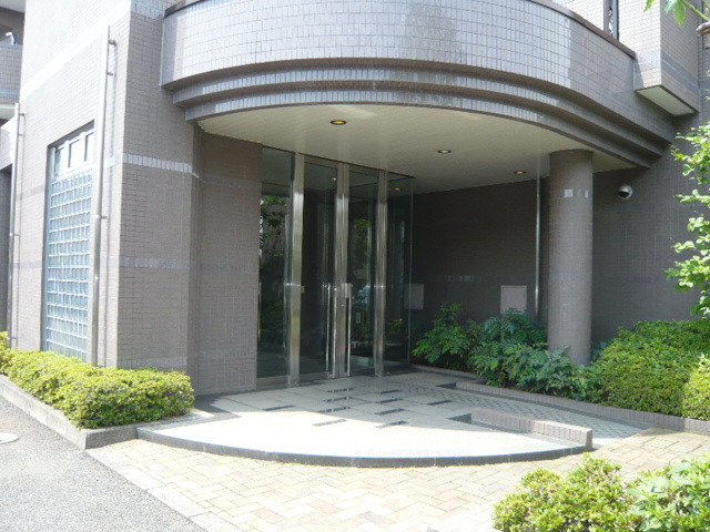 ファミーユ玉川上水0501号室 エントランス