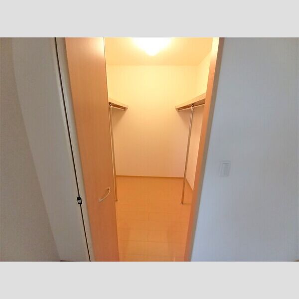 ローズコート山﨑 ウォークインクローゼット