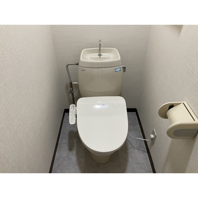 グランデュール瀬戸岡202号室 内観