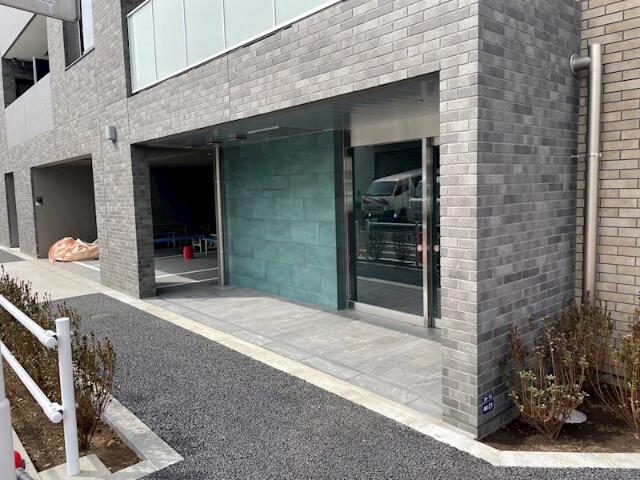 ジェノヴィア西高島平Ⅱ3階 エントランス