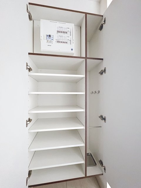 ＣＲＥＶＩＳＴＡ元浅草 靴入