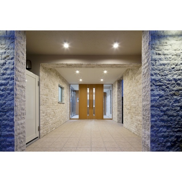 レフィナード205号室 エントランス