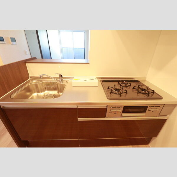 ビエント新横浜305号室 キッチン　3口コンログリル付