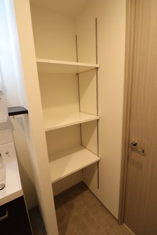 GENOVIA椎名町0403号室 収納