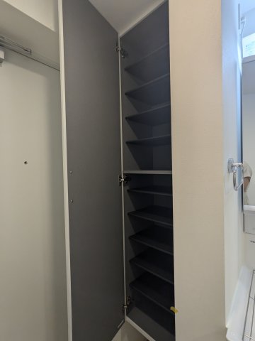 エルファーロ三軒茶屋Ⅱ0103号室 収納